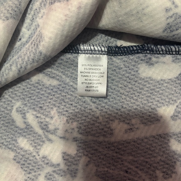 Petite Haani Navy Floral Dress - Picture 6 of 7